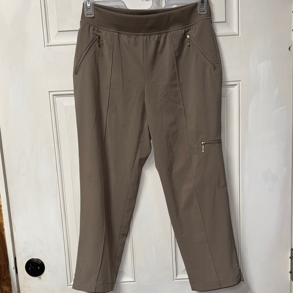 Women’s Capri Tan Lightweight Pants